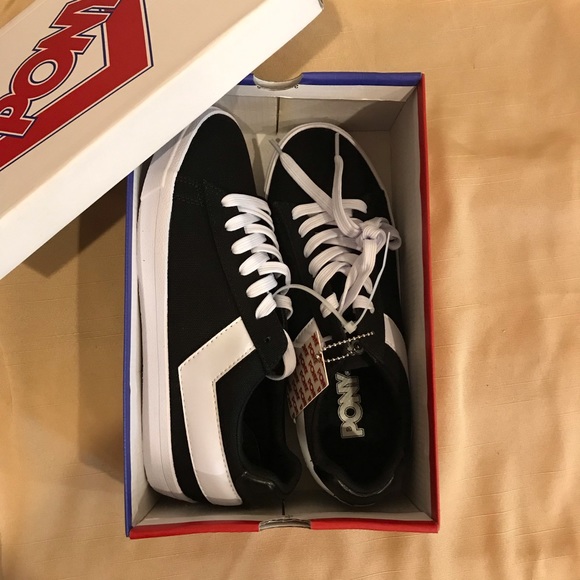 PRIVATELY SOLD!!! Pony Top Star women canvas Black / White size 8. - Picture 3 of 7